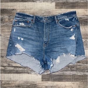 Abercrombie Curve Love High Rise Mom Short Size 32/14